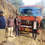 अवैध वनोपज परिवहन पर कार्यवाही : सेमल लकड़ी से लदा आईशर ट्रक जप्त