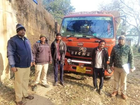अवैध वनोपज परिवहन पर कार्यवाही : सेमल लकड़ी से लदा आईशर ट्रक जप्त