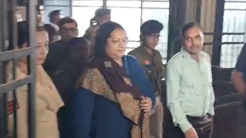 ईडी ने निलंबित अफसर सौम्या चौरसिया को स्पेशल कोर्ट में किया पेश