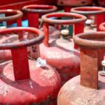 उज्जवला घरेलू गैस सिलेंडर की कालाबाजारी, 56 सिलेंडर जब्त