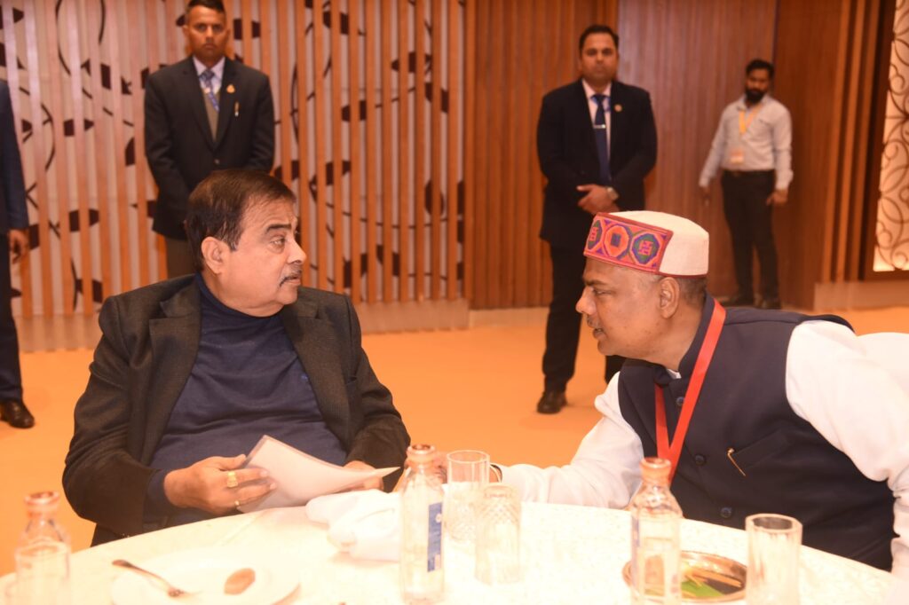 सभी राज्यों के परिवहन मंत्रियों की बैठक में शामिल हुए मंत्री केदार कश्यप,केंद्रीय मंत्री नितिन गडकरी को मंत्री कश्यप विभागीय कार्यों और उपलब्धियों की दी जानकारी