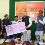 मजदूर हितों की बड़ी पहल: छत्तीसगढ़ विधानसभा अध्यक्ष डॉ. रमन सिंह ने 6,000 से अधिक श्रमिक परिवारों को दी योजनाओं की सौगात