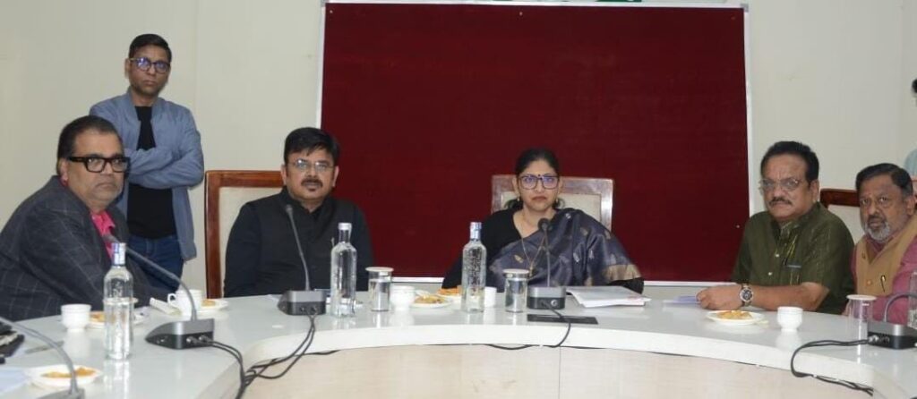 खरीफ विपणन वर्ष 2025-26 हेतु फोर्टिफाइड राइस कर्नेल (FRK) व्यवस्था की समीक्षा बैठक आयोजित