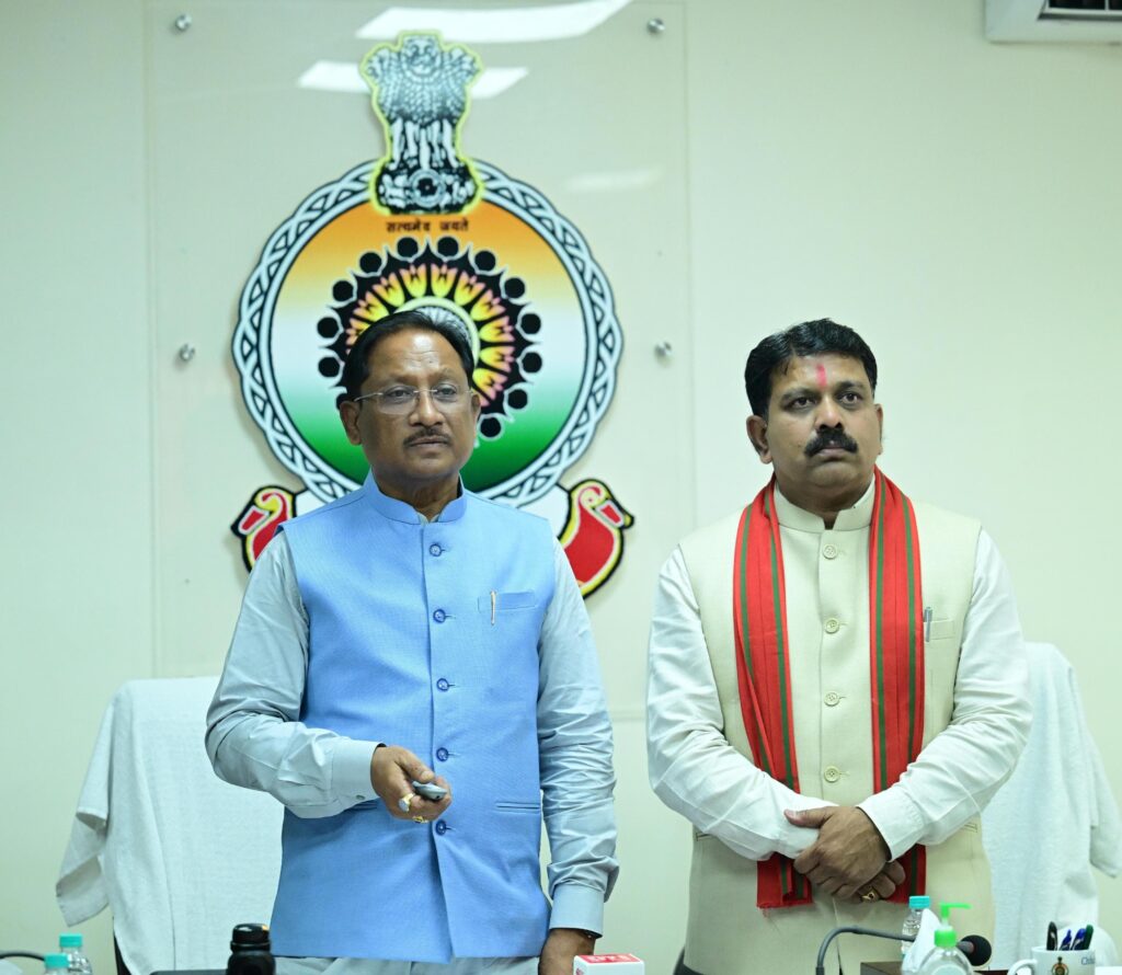 मुख्यमंत्री ने छत्तीसगढ़ पुलिस के रजत जयंती पदक का किया अनावरण