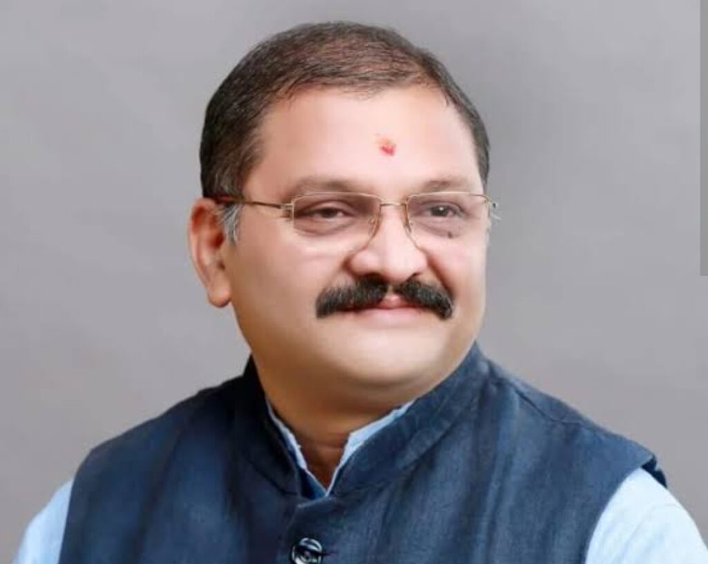 राजनांदगांव सांसद ने बिल्डर पर फर्जी दस्तावेज के एवज में 300 करोड़ का ठेका लेने का लगाया आरोप, जाने क्या है मामला