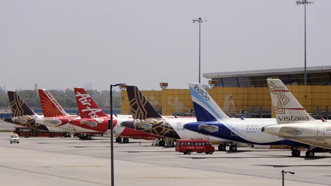 सॉफ्टवेयर खराबी के चलते नई दिल्ली समेत कई एयरपोर्ट में सेवाएं बाधित, यात्री हुए परेशान