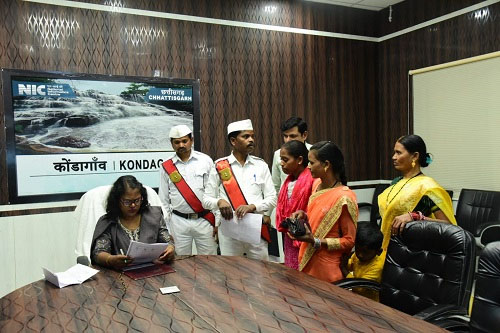 कलेक्टर ने जनदर्शन में सुनी आमजनों की समस्याएं