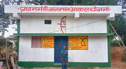सरगुजा जिले में पीएम आवास निर्माण ने पकड़ी रफ्तार