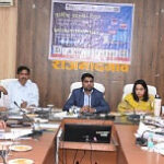 कलेक्टर की अध्यक्षता में सुरक्षित इंटरनेट दिवस का हुआ आयोजन