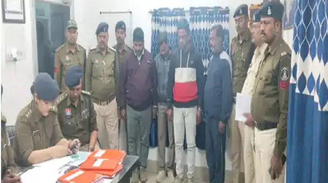 ढाई लाख को ढाई करोड़ बनाने का झांसा देने वाले तांत्रिक से ही लूट, 4 गिरफ्तार