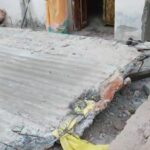 निर्माणाधीन मकान का छज्जा गिरा, आंगन में बैठे मां-बेटे की मौत