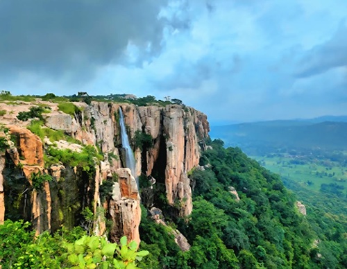 रोमांच और प्रकृति का संगम शिशुपाल पर्वत बना छत्तीसगढ़ का नया एडवेंचर हब