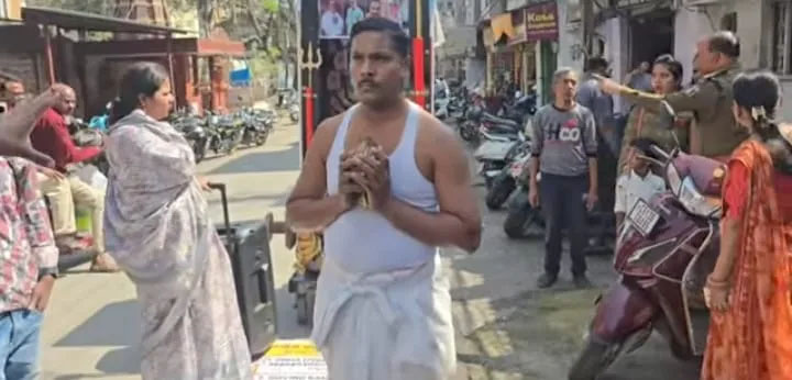 व्यापारी ने देनदारों से वसूली के लिए किया अनोखा प्रदर्शन, कारोबारियों की मनमानी का हुआ है शिकार