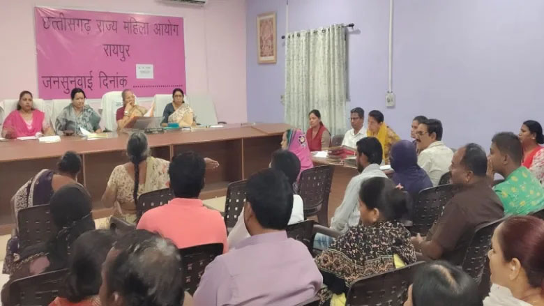 महिला आयोग का कड़ा रुख: नर्सों के साथ 80 लाख का वेतन घोटाला