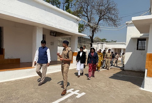 जिला जेल का निरीक्षण, बंदियों को मिल रही सुविधाओं का लिया जायजा