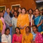 मंत्री लक्ष्मी राजवाड़े ने 600 छात्राओं को दिखाई द केरल स्टोरी 2