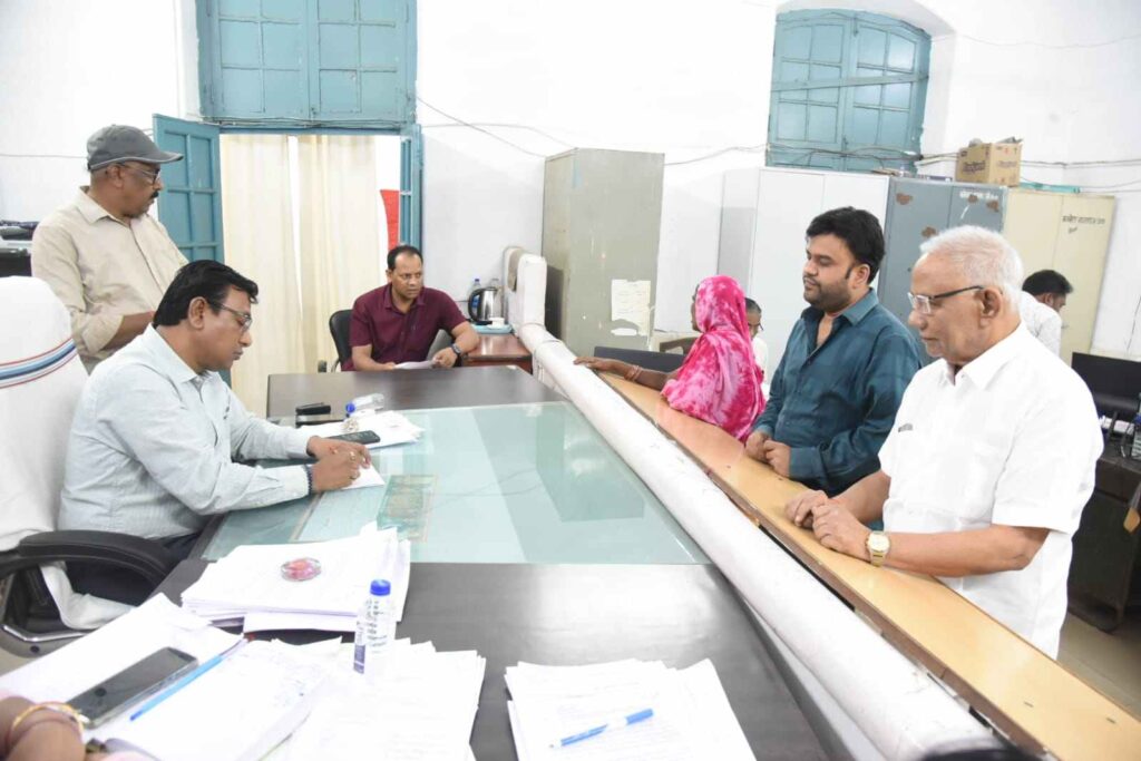 दशहरा मैदान व शासकीय विद्यालय के सामने अवैध ठेले-खोमचे और नशीली गतिविधियों को लेकर शिकायत