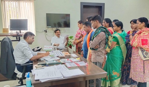 कलेक्टर ने जनदर्शन में गंभीरता से सुनी नागरिकों की समस्याएं