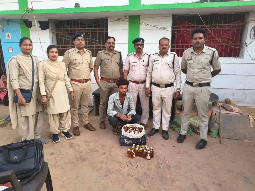 संयुक्त टीम ने 10 हजार से अधिक की देशी मदिरा किया जब्त