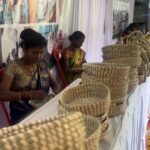 पारंपरिक हस्तशिल्प उत्पाद बना महिलाओं की आजीविका का साधन