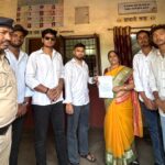 शौचालय की मांग को लेकर NSUI ने गुमा हाईस्कूल के प्राचार्य को सौंपा ज्ञापन