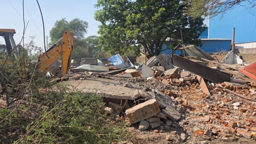 ग्राम समोदा में जिला प्रशासन ने हटाया अवैध कब्जा