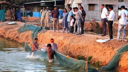 प्रधानमंत्री मत्स्य संपदा योजना से समृद्ध हो रहे किसान