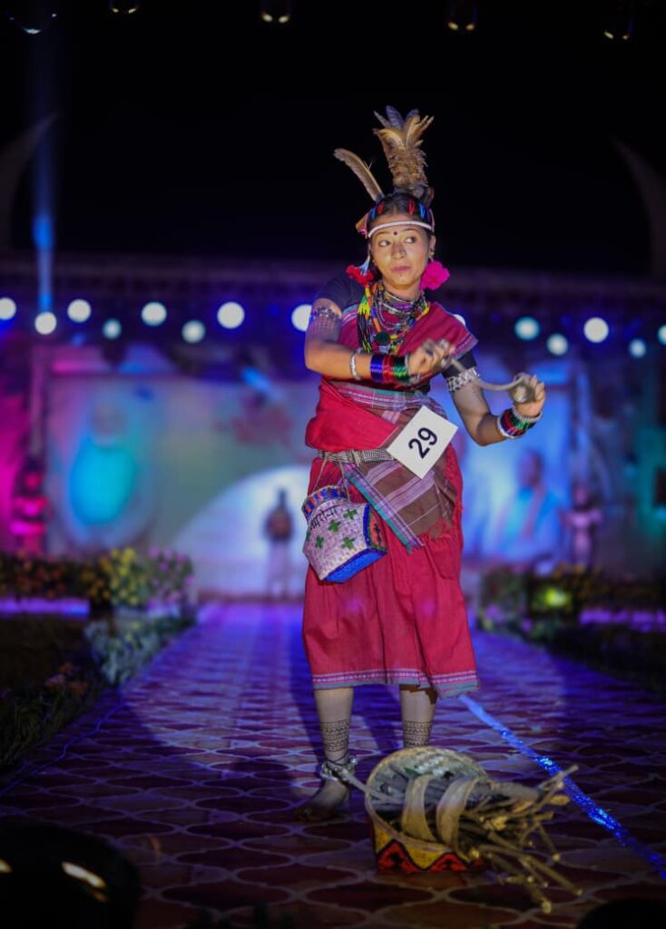 अबूझमाड़ की बेटी वनिता नेताम ने ‘आदि पर्व 2026’ में रचा इतिहास : वर्ल्ड रिकॉर्ड में दर्ज हुआ नाम