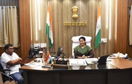 सड़क दुर्घटनाओं पर प्रभावी नियंत्रण और यातायात व्यवस्था को सुदृढ़ बनाने कलेक्टर ने ली बैठक