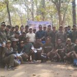 प्रशिक्षु आईएफएस अधिकारियों ने लघु वनोपजों से उत्पाद बनाने की प्रक्रिया देखी