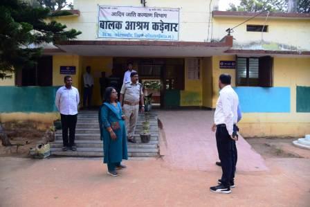 कलेक्टर ने मर्दापाल क्षेत्र के स्वास्थ्य केन्द्रों व छात्रावास का किया निरीक्षण