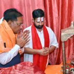 तेंदुवा धाम में श्रीराम कथा का भव्य शुभारंभ: मुख्यमंत्री विष्णु देव साय ने लिया संतों का आशीर्वाद
