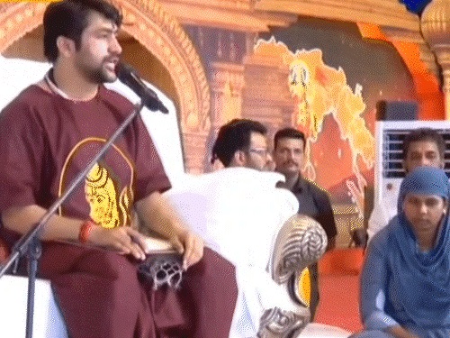 धीरेंद्र शास्त्री के दिव्य दरबार में 583 लोगों की ‘घर वापसी’