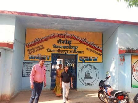 आधार शिविर में कम उपस्थिति पर सख्त हुए एसडीएम, लापरवाहों पर कार्रवाई के निर्देश