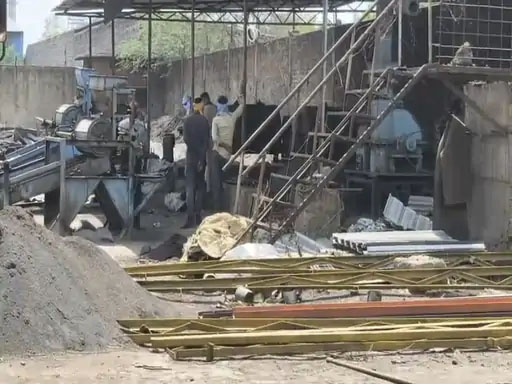 BSP से लोहा चोरी:पुलिस ने कबाड़ गोदाम से जब्त किया 250 टन लोहा