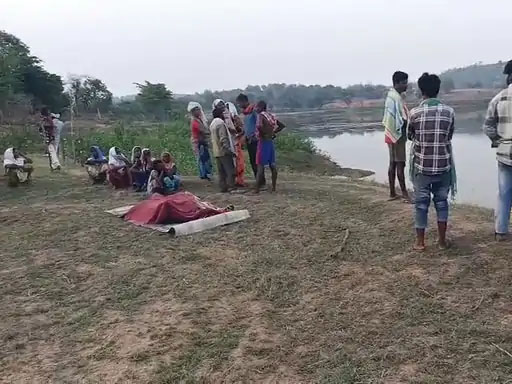 जशपुर के घोघरा डैम में बड़ा हादसा:डूबने से गर्भवती मां और बेटी की मौत, बड़ी बेटी ने तैरकर बचाई जान