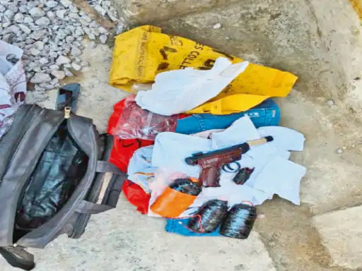 रायपुर में बम बनाने का सामान मिला: बोतल बम, कैमिकल, एयरगन और डेटोनेटर बरामद