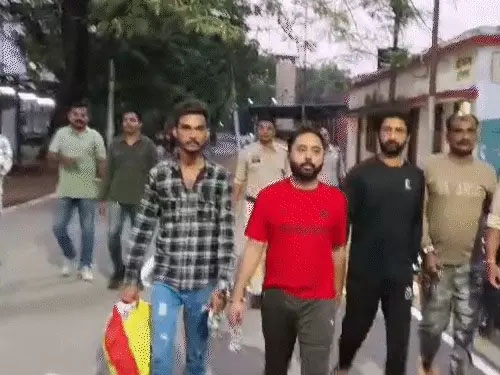 शराब पीने से रोकने पर भड़के युवक: वकील पर चाकू से हमला, चारों आरोपी गिरफ्तार