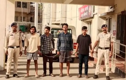 रायपुर पुलिस की बड़ी कार्रवाई: चिट्टा बेचने वाले 4 आरोपी दबोचे गए