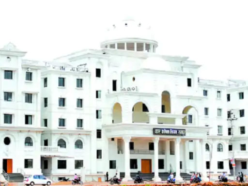 सफाई में लापरवाही पर सख्ती: 2 ठेकेदारों पर जुर्माना, टेंडर रद्द करने की तैयारी