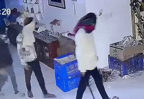 फार्महाउस में बड़ी चोरी, नकाबपोश चोरों ने कैश और ज्वेलरी पर किया हाथ साफ