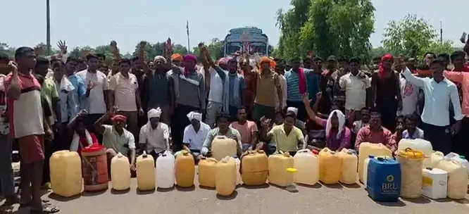 पेट्रोल-डीजल संकट से नाराज ग्राम भगदेवा के ग्रामीणों ने किया चक्काजाम