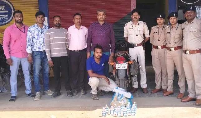 दोपहिया वाहन से अवैध शराब जब्त