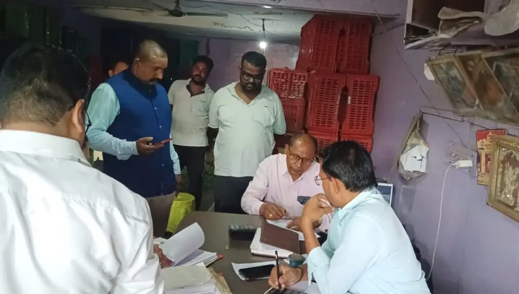 शास्त्री मार्केट रायपुर में नापतौल विभाग का आकस्मिक निरीक्षण, 6 प्रकरणों में 20 हजार का जुर्माना