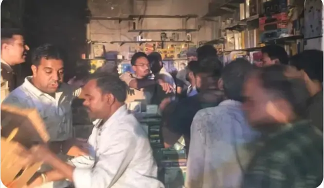 सुकमा बस स्टैंड के एजे मोबाइल की दुकान में लगी आग