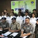 49 लाख के ईनामी 8 नक्सलियों ने किया आत्मसमर्पण