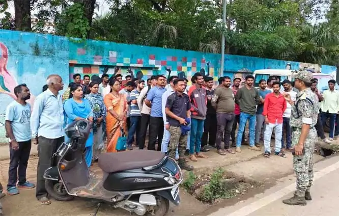 बीजापुर पुलिस ने 62 चालान काटे, 27,200 का जुर्माना वसूला, किया जागरूक