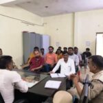 बस स्टॉपेज व्यवस्था को लेकर जिला परिवहन कार्यालय में हुई बैठक