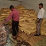उर्वरकों की कालाबाजारी पर बड़ी कार्रवाई