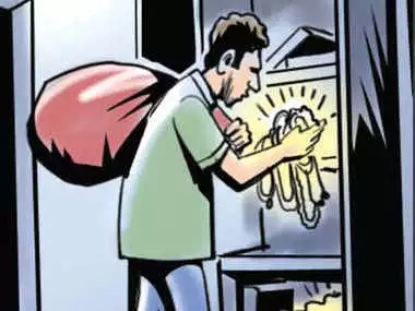 रायपुर में 1.21 करोड़ की चोरी, घर का रसोइया निकला मास्टरमाइंड…